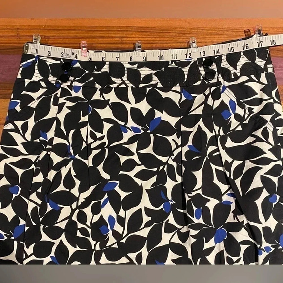 Ann Taylor cotton skirt with blue accents, size 12 - Picture 7 of 7